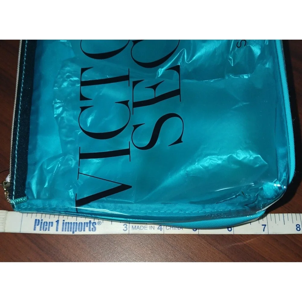 Victoria's Secret Make Up Bag, Teal, Zip Closure, size 10 x 7 x 3.5‎